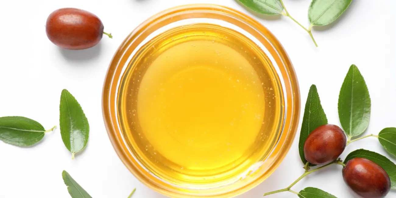 glow-smarter-not-harder-why-jojoba-oil-is-the-secret-weapon-in-every-anti-age-routine-